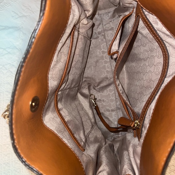 Michael Kors large logo tote purse - Picture 4 of 6